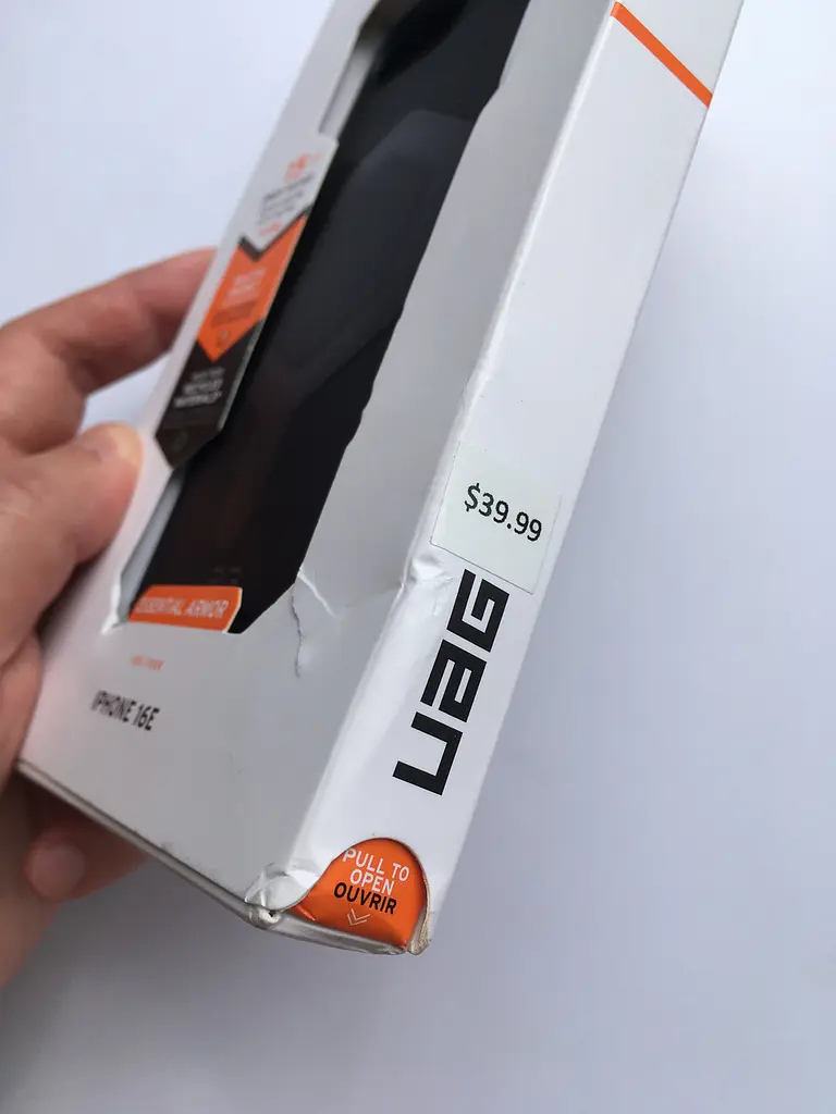 Оригінальний протиударний чохол для iPhone 16e / 17e UAG Essential Armor MagSafe Black 114496114040 - фото 4