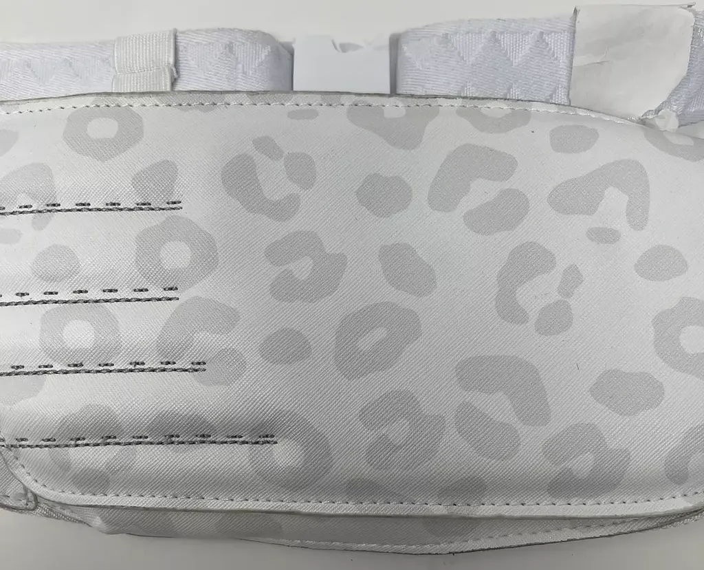 Нагрудна сумка слінг Sprayground Wings To The Future Біла - фото 8