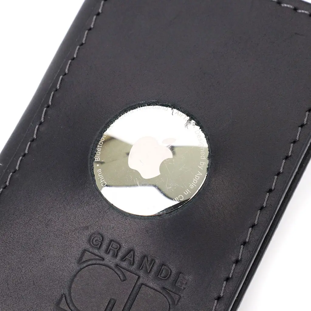 Надійний картхолдер з утримувачем для Apple AirTag з натуральної шкіри Grande Pelle 11605 чорний - фото 3