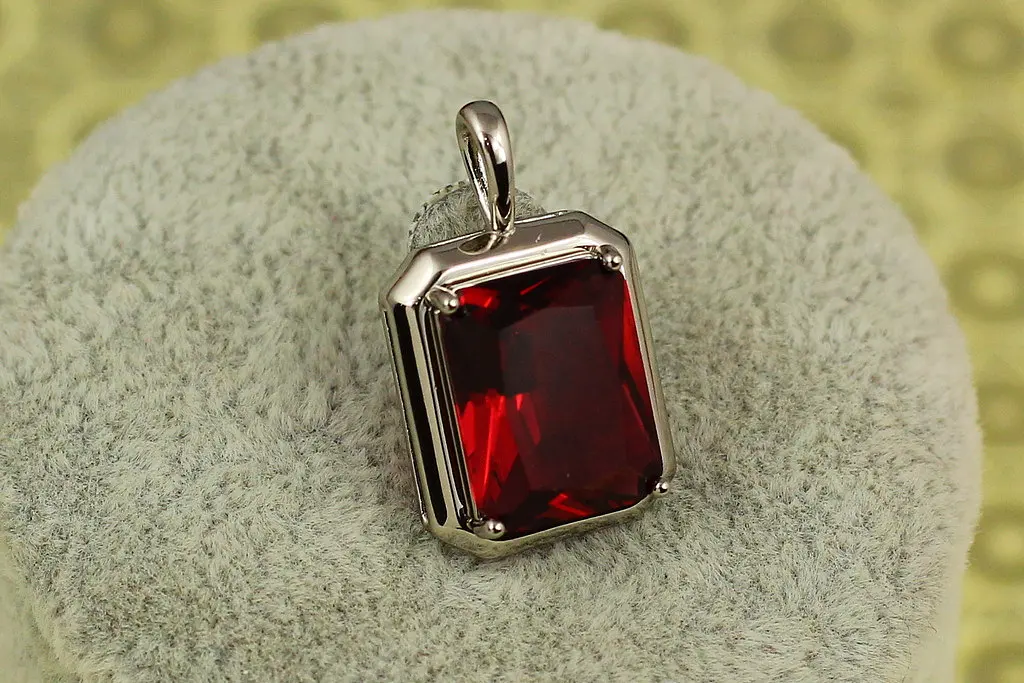 Кулон Xuping Jewelry червоний прямокутник 2.3 см сріблястий