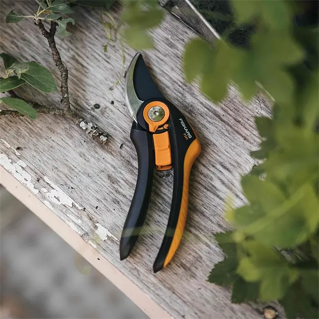 Секатор площинний Fiskars SmartFit P541 (1057169) - фото 4