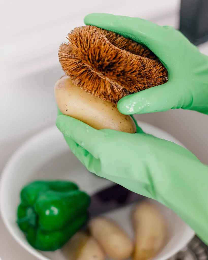 Щітка для миття посуду та овочів Добра господарочка кокосове волокно 1 шт. (4820086523561) - фото 2