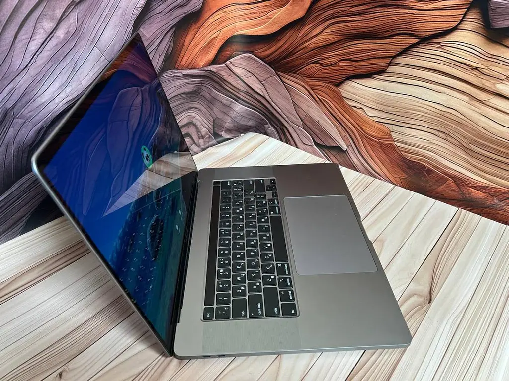 Ноутбук Apple MacBook Pro 16" i9-9880H/32/1TB (C02C7B6HMD6T) Б/в - фото 4