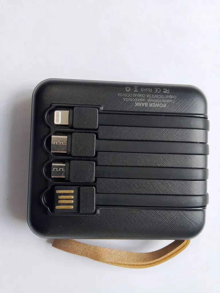 УМБ Power Bank 5000mAh повербанк з екраном та ліхтариком 4 в 1 Голова Bearbrick Black (17532) - фото 2