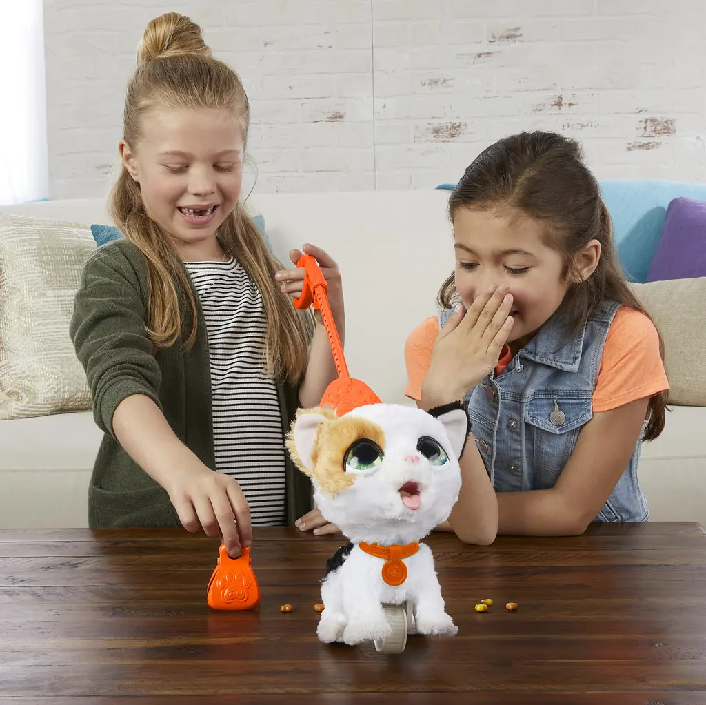 Интерактивная игрушка Hasbro FurReal Friends Большой шаловливый питомец Кошка Poopalots на поводке (E8898_E8946) - фото 3