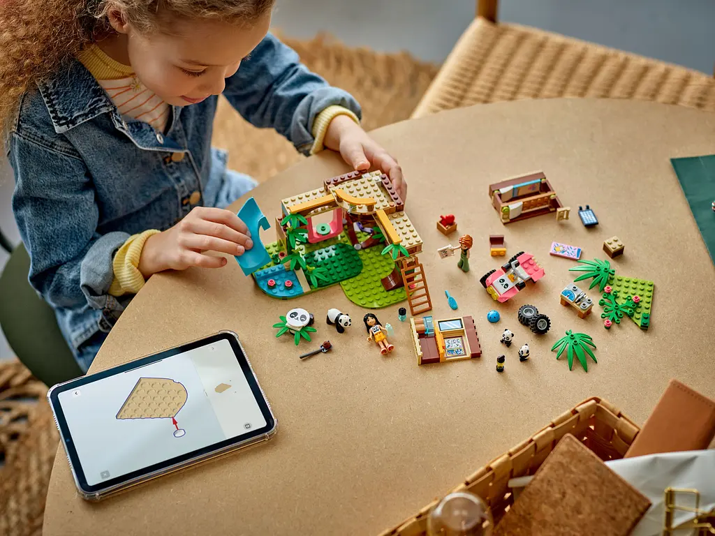 Конструктор LEGO Friends Уход за животными в заповеднике панд 243 детали (42648) - фото 12