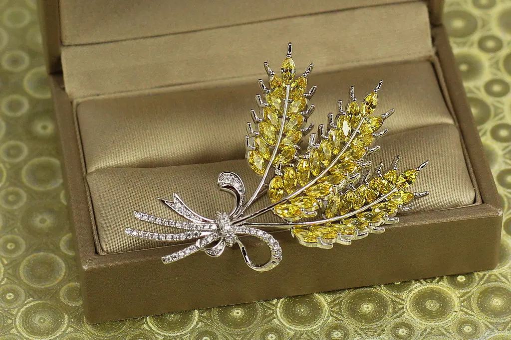 Брошка Xuping Jewelry Симфонія жнив 5,3 см срібляста