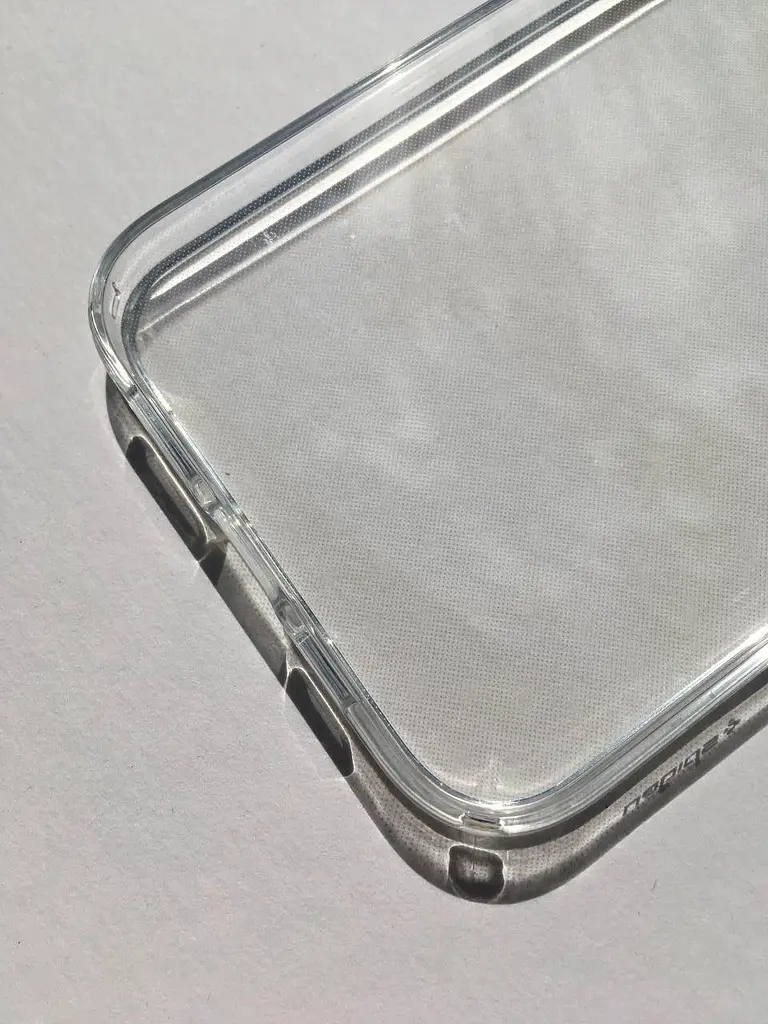 Чохол прозорий протиударний Spigen Liquid Crystal для iPhone 13 Pro (6.1") Crystal Clear - фото 9