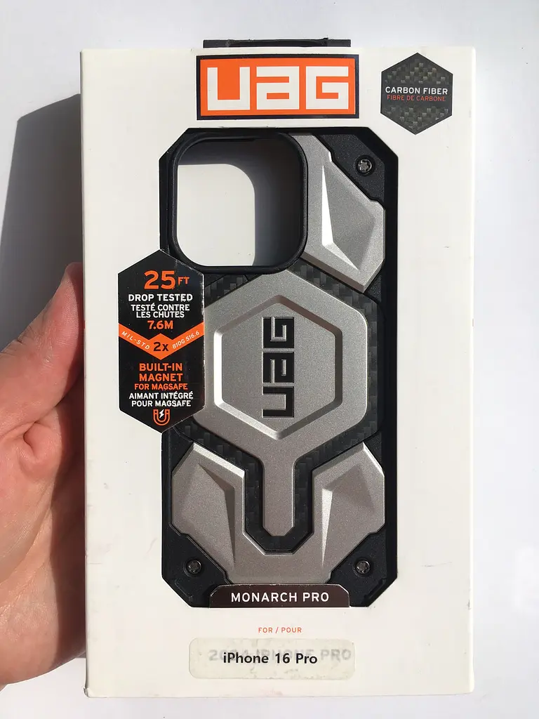 Чохол протиударний UAG Monarch Pro MagSafe (Original) для iPhone 16 Pro (6.3") Titanium 114456113636 - фото 2