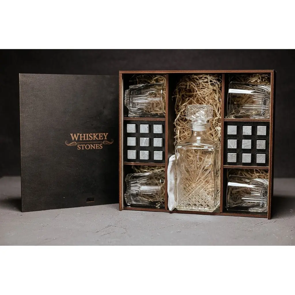 Подарунковий набір Whiskey Stones камені для віскі в дерев'яному пеналі №8 + декантер і 4 склянки Rocco Selecta + щипці + мішечок - фото 2
