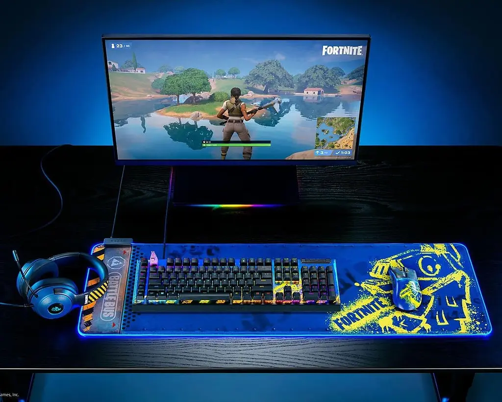 Игровая поверхность Razer Goliathus Extended Chroma, XXL (920х294х3мм), Fortnite Ed. (RZ02-02500800-R3M1) - фото 4