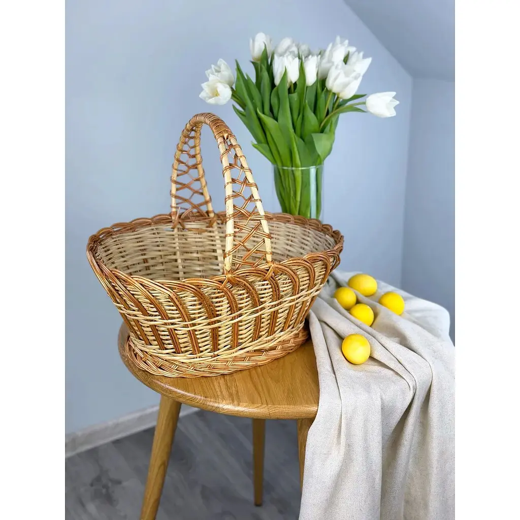 Комплект Пасхальная корзина Галичина коричневая со льняным льняным полотенцем 70х30 см Рандеву (красный) и свечой - фото 2