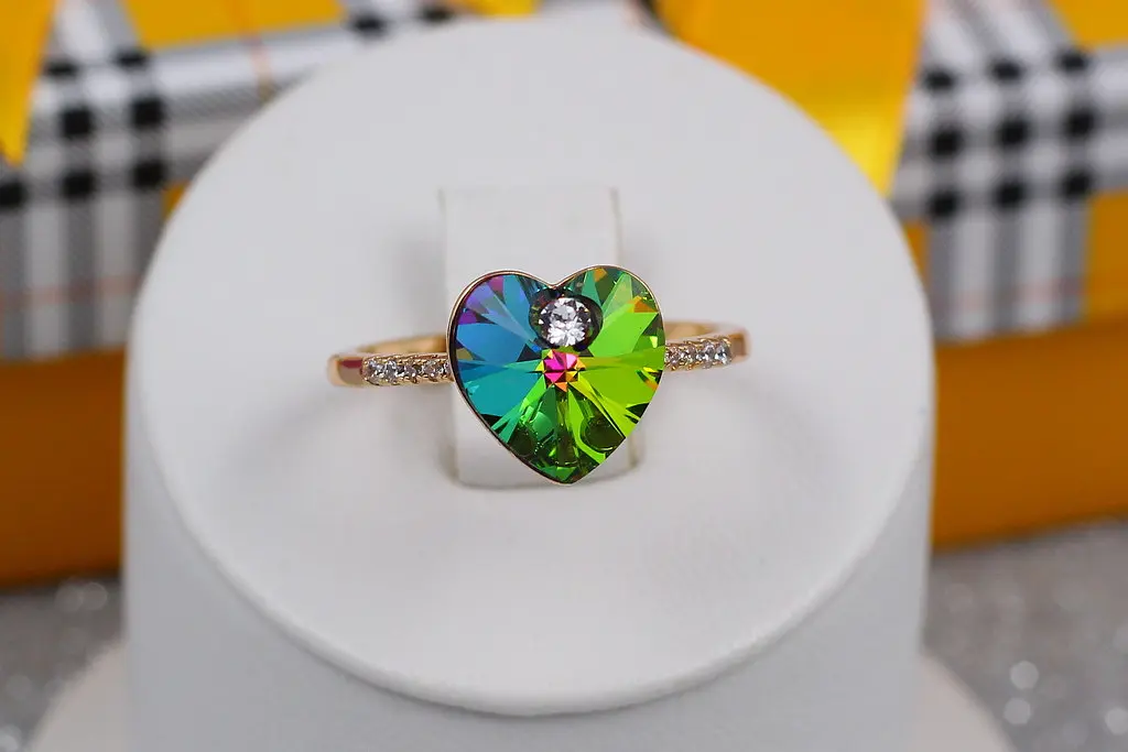 Кільце Xuping Jewelry сердечко Сваровскі зелене хамелеон р 18 золотисте