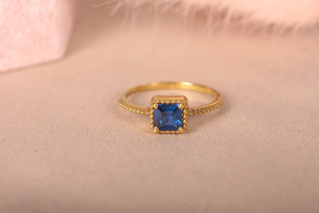 Каблучка з жовтого золота з синім фіанітами 20.5 K-0218 - фото 6