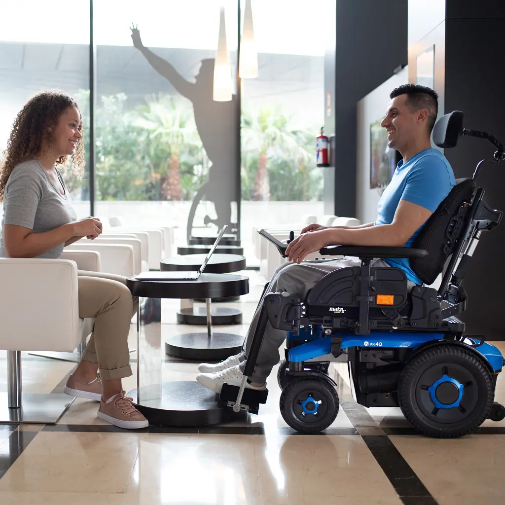 Кресло-коляска с электроприводом Invacare AVIVA RX40 (AVIVA RX40-1794) - фото 9
