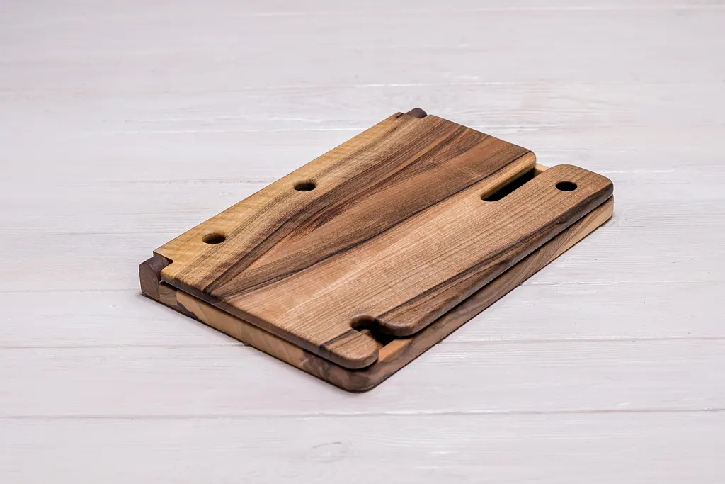 Підставка з дерева для двох телефонів/годинників Apple ecoWalnut 300x231x210 мм - фото 2