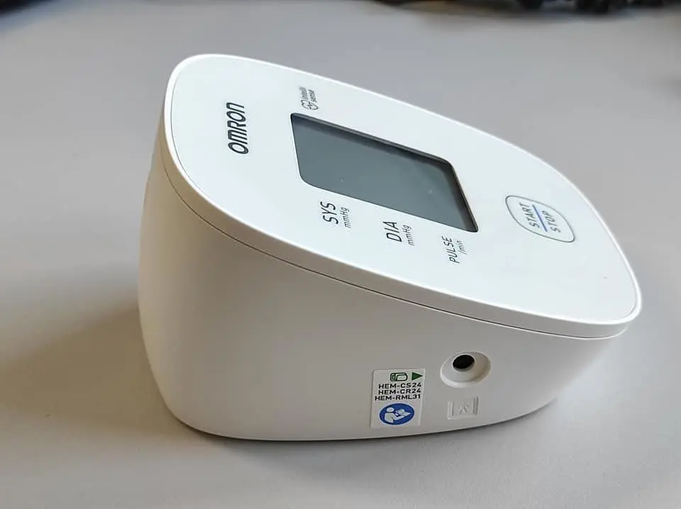 Тонометр Omron M1 Basic (HEM-7121J-AF) автоматичний на плече - фото 5