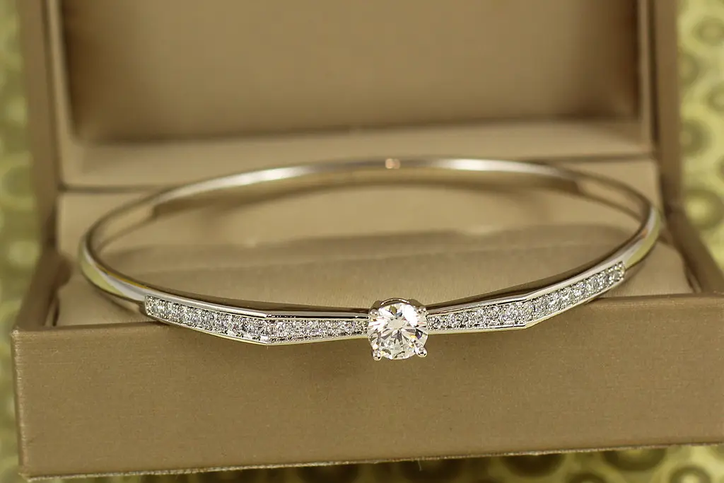 Браслет бенгл Xuping Jewelry Сяючий акцент від 17 см до 19 см сріблястий
