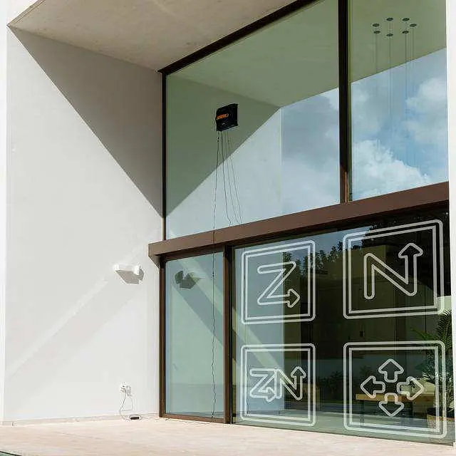 Робот для миття вікон CECOTEC Conga Windroid 1390 Double Spray Connected (A01_EU01_100141) - фото 6