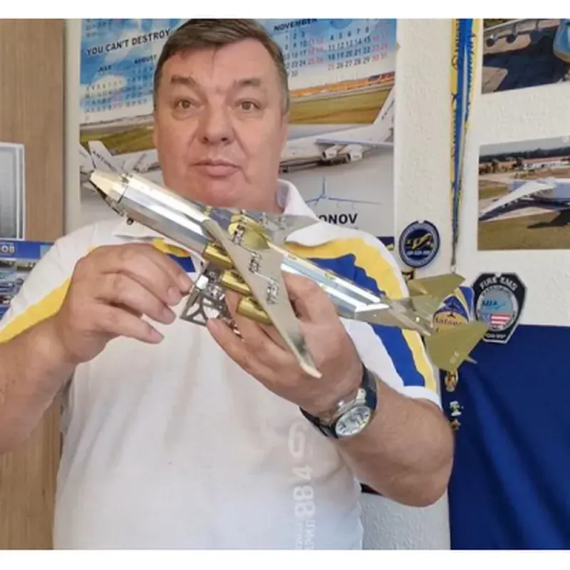 Конструктор Metal Time Колекцiйна модель Ukrainian Dream Exclusive Edition Ан-225 Мрія зібрана двокольорова (MT001EE/READY) - фото 3