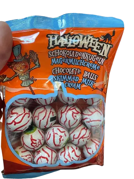 Шоколадні цукерки Halloween Chocolate Balls Skimmed Milk Cream 200г - фото 3
