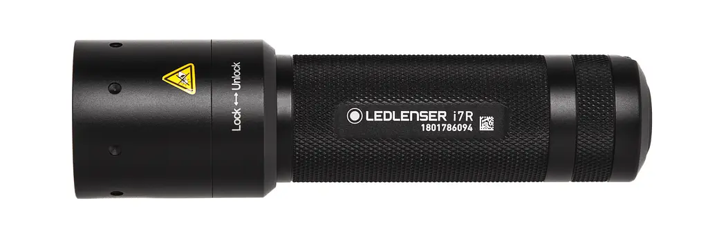 Ліхтар Ledlenser I7R заряджається - фото 3