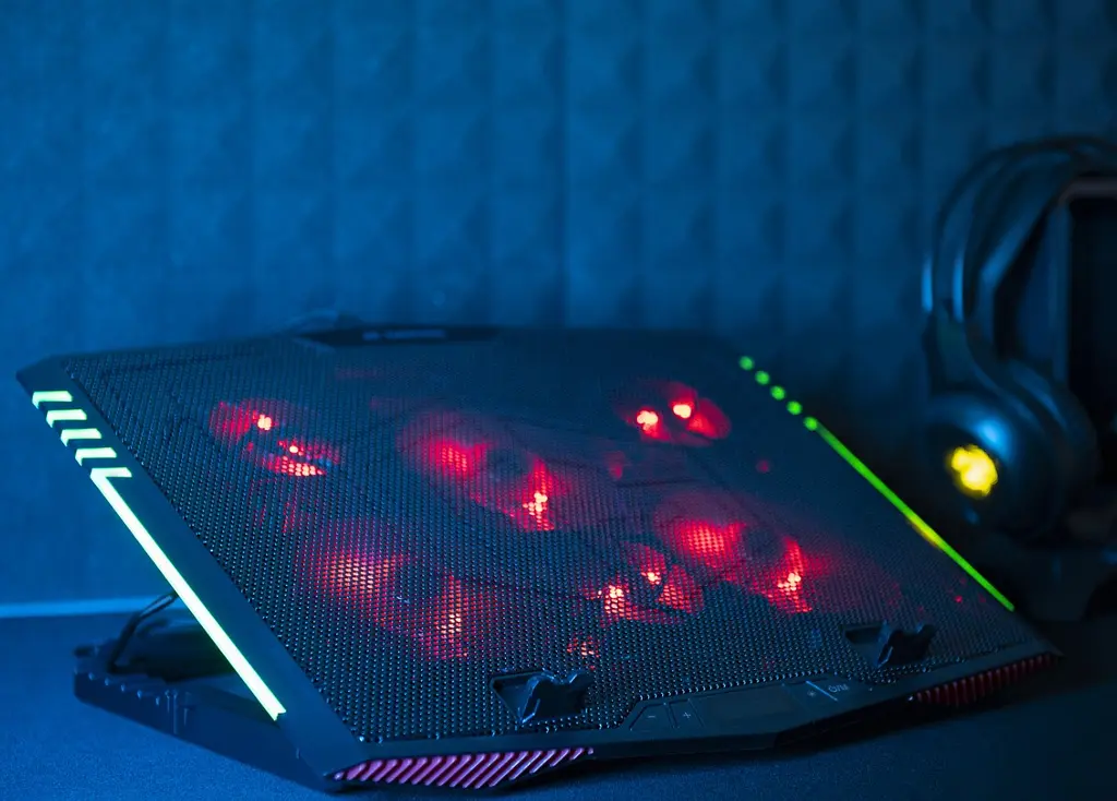 Охолоджувальна підставка для ноутбука 15.6 - 17.3 дюйма 2E Gaming CPG005 6xFan RGB LED - фото 12