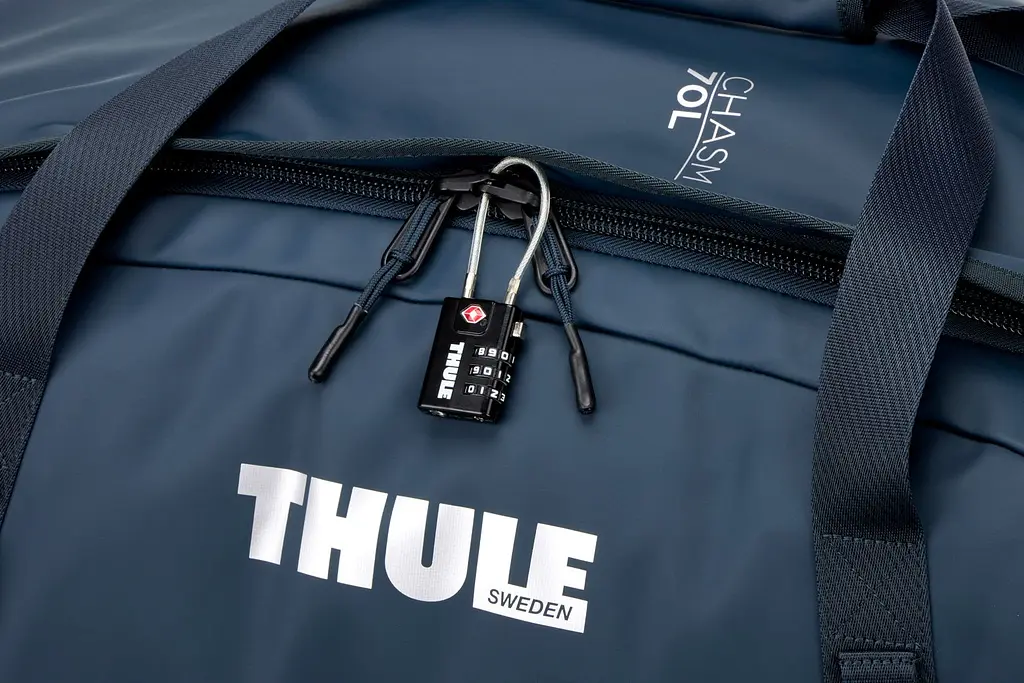 Спортивная сумка Thule Chasm Duffel 70L (Darkest Blue) 3205593 (TH 3205593) - фото 7