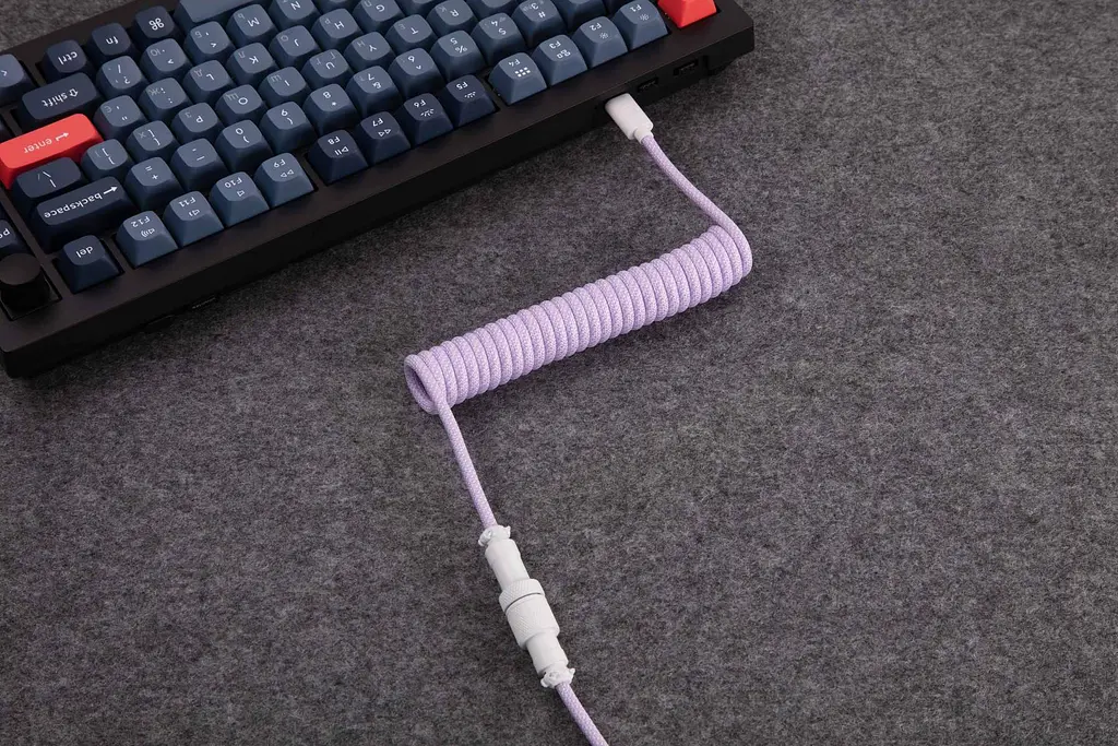 Кабель Keychron USB-A/USB-C > USB-C заряджання/синхронізації, 1.36м, Type-C, Coiled Aviator, фіолетовий - фото 5