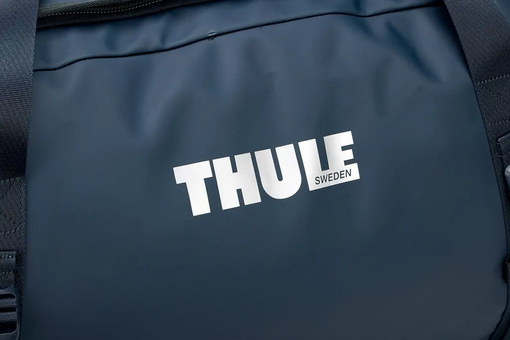 Спортивная сумка Thule Chasm Duffel 90L (Darkest Blue) 3205596 (TH 3205596) - фото 10