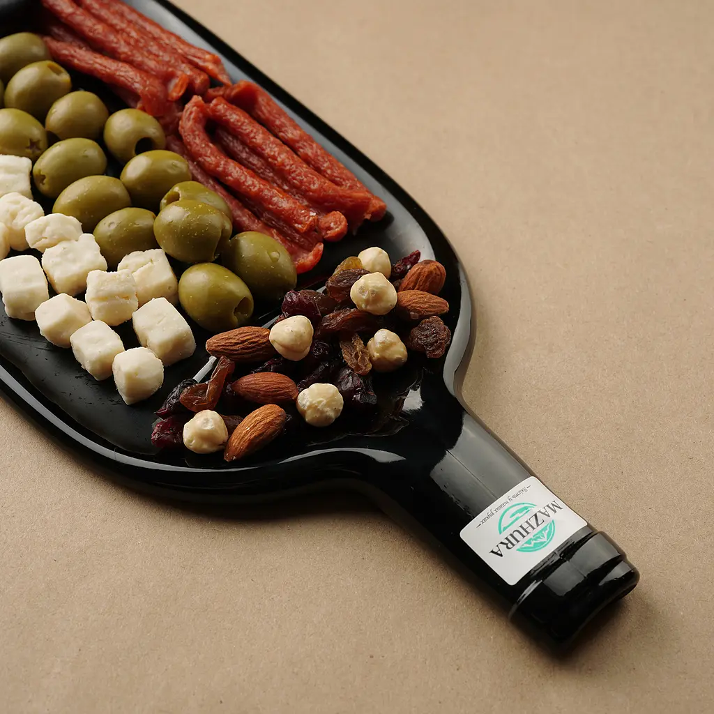 Стеклянная тарелка Mazhura Vine из сплюснутой 1.5 л винной бутылки в ассортименте (mz692665) - фото 4