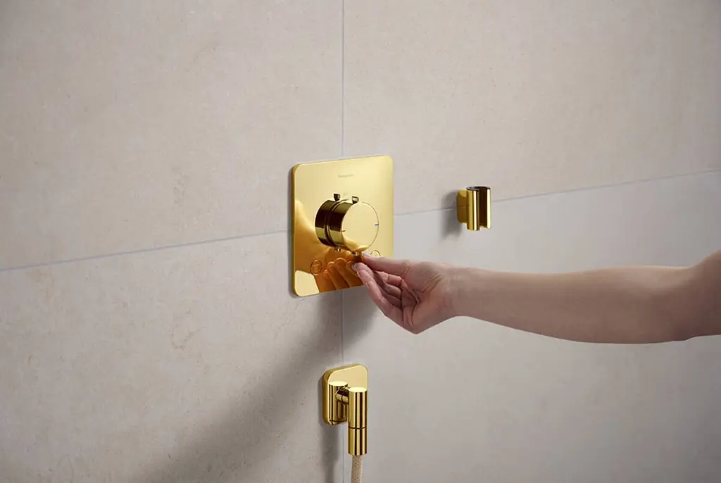 Шлангове під'єднання Hansgrohe FixFit Fine Q зі зворотнім клапаном polished gold optic 28884990 - фото 3