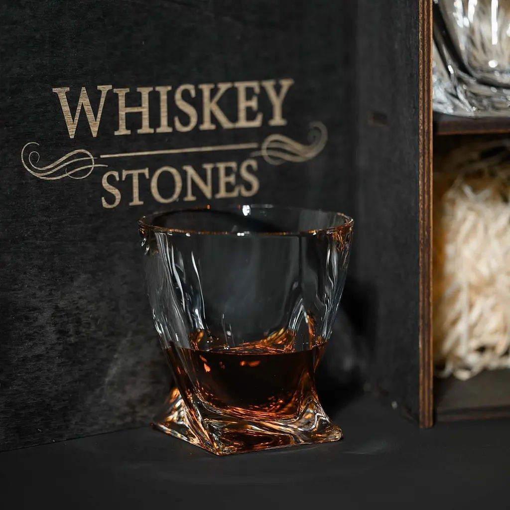Подарунковий набір віскі Whiskey Stones №12 у дерев'яному пеналі - графин + склянки Bohemia Quadro - фото 6