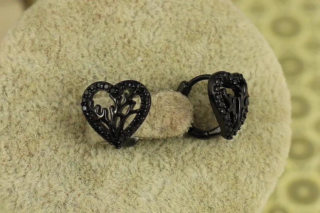Сережки Xuping Jewelry Зародок кохання блек ган 1.2 см