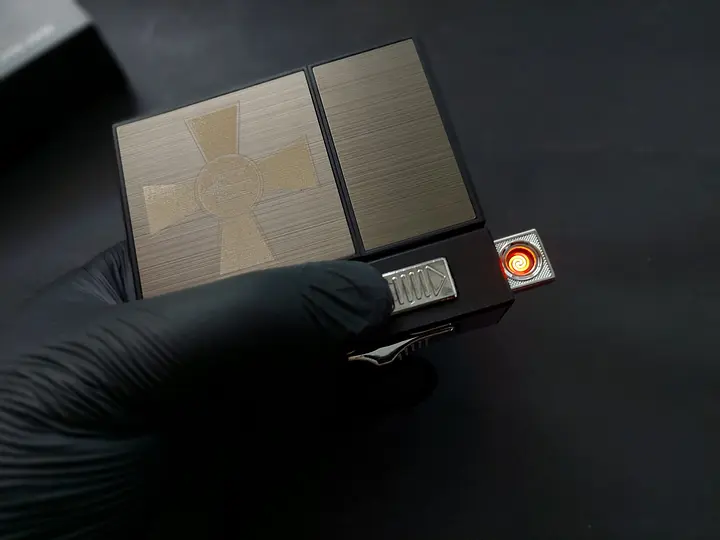 Портсигар на 20 сигарет із запальничкою та електроприкурювачем HL-424 Black Brown Хрест (15695) - фото 6