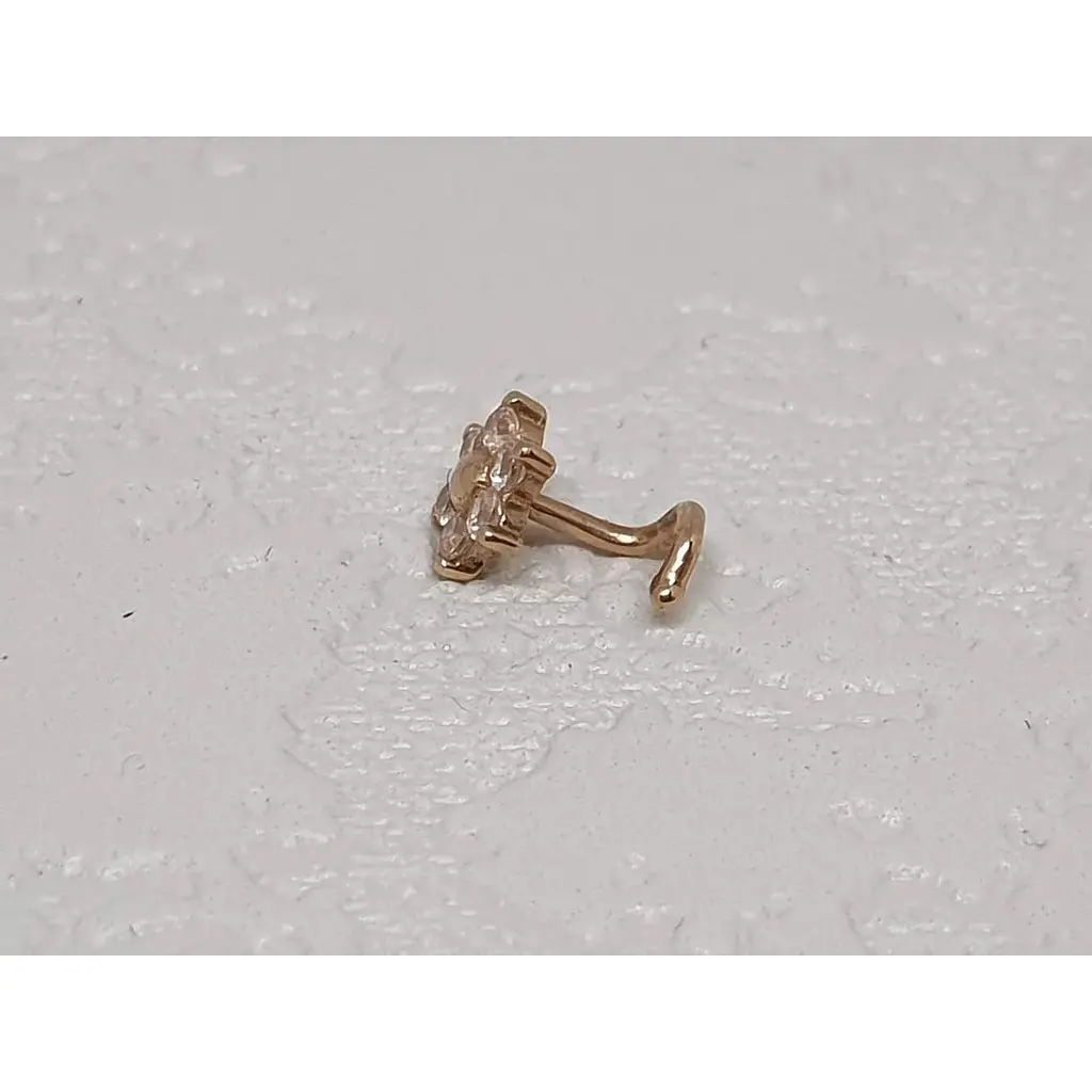 Золотая серьга-пирсинг Favoritum в нос с фианитами. 311139 - фото 2