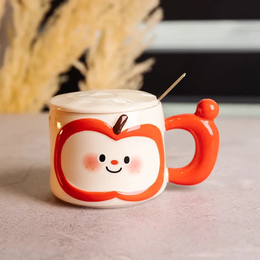Чашка порцелянова Cute Apple 400 мл з кришкою та ложкою червоний FM-25B - фото 2