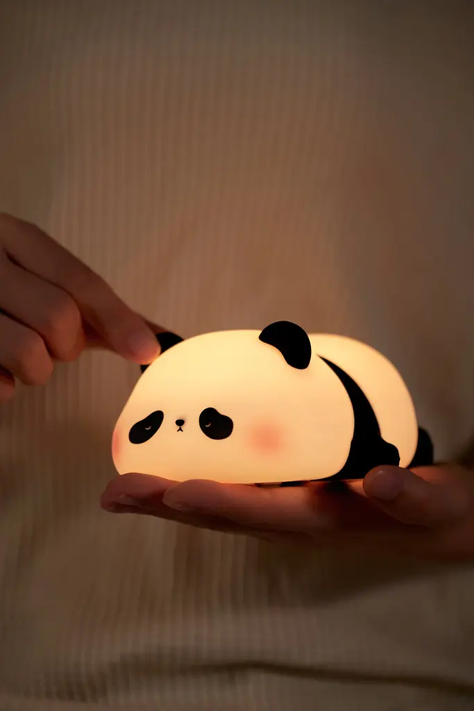Силиконовый беспроводной ночник "Лежащая панда" - фото 5