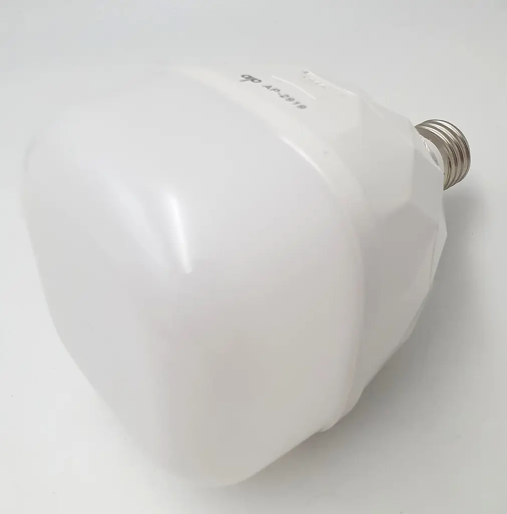 Світлодіодна LED акумуляторна лампа (знімні 2 × 18650 або батарейки 3 × AAA) автономна аварійна 30 W 10 × 16 см лампочка, цоколь E27 UKC 2919 - фото 6