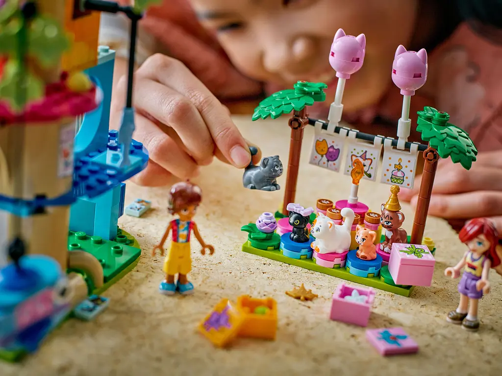 Конструктор LEGO Friends День рождения кота и дом на дереве 321 деталь (42666) - фото 14