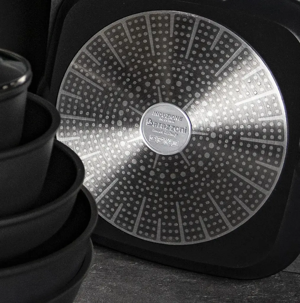 Каструля з кришкою Barazzoni Black Titan 85560202098 20 см 2.4 л чорна - фото 2