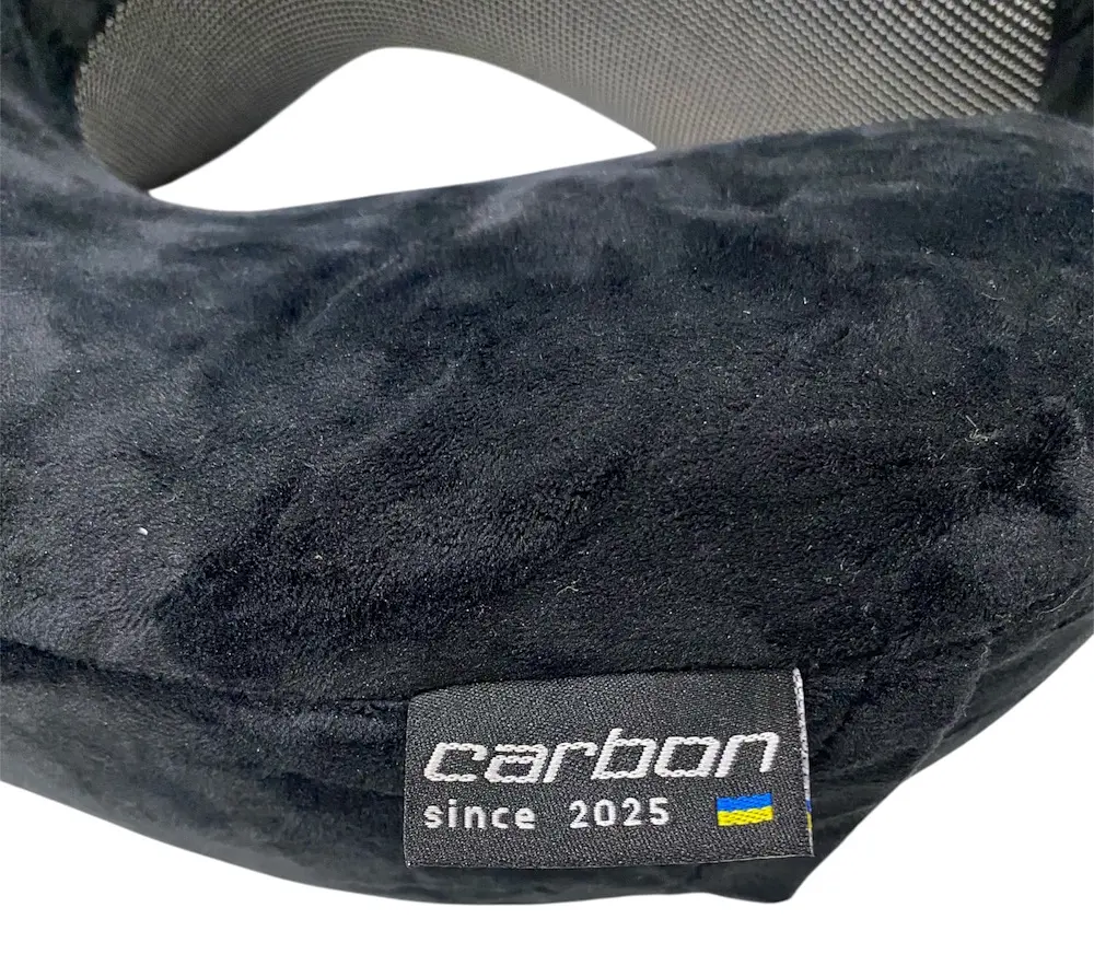 Подушка дорожня Carbon C5700 поліестер Чорний - фото 2