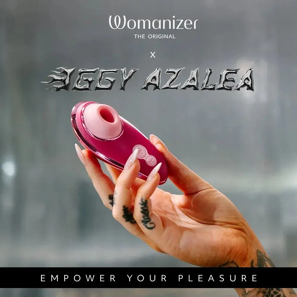 Вакуумный стимулятор Womanizer Liberty 2 Iggy AzaLea - фото 5