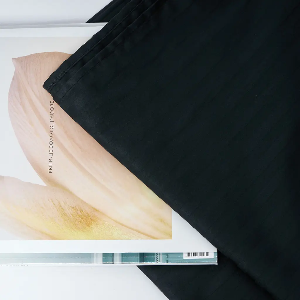 Простынь Moon&Star Dark Romance Satin Stripe Gold Люкс 150х220 см (MS-860000236) - фото 3