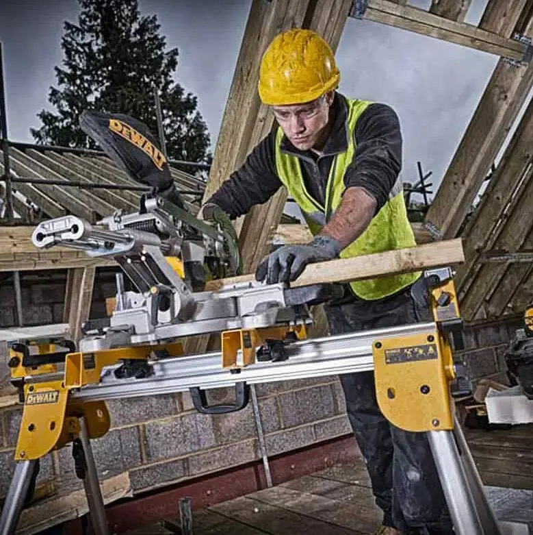 Пила торцювальна акумуляторна DeWalt без АКБ та ЗП DCS365N - фото 6