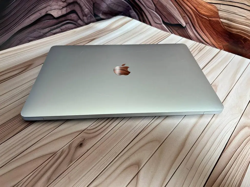 Ноутбук Apple MacBook Pro 13" 2020 i7-1068NG7/32/512 (C02DW1LBML87) Б/в - фото 7