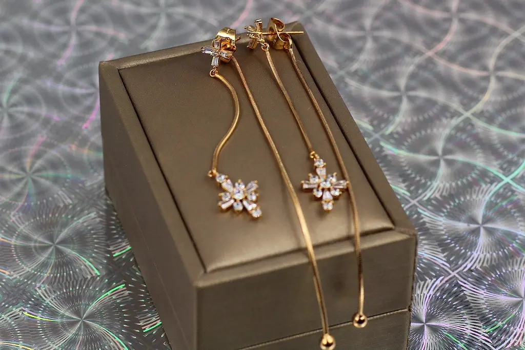 Сережки гвоздики Xuping Jewelry троянда вітрів 9 см золотисті