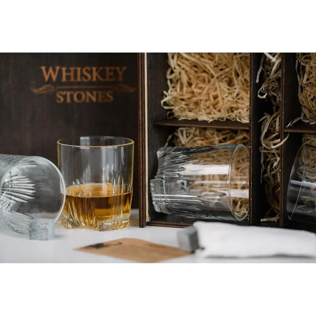 Подарунковий набір Whiskey Stones камені для віскі в дерев'яному пеналі №4 + 4 склянки Bormioli Rocco Selecta + щипці + мішечок - фото 6