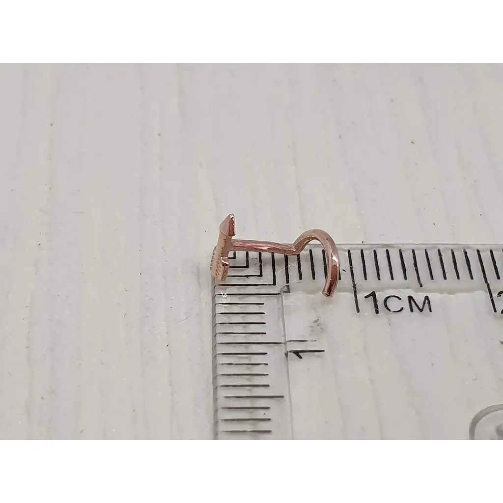 Золота сережка-пірсинг Астор в ніс. 3182440 - фото 4