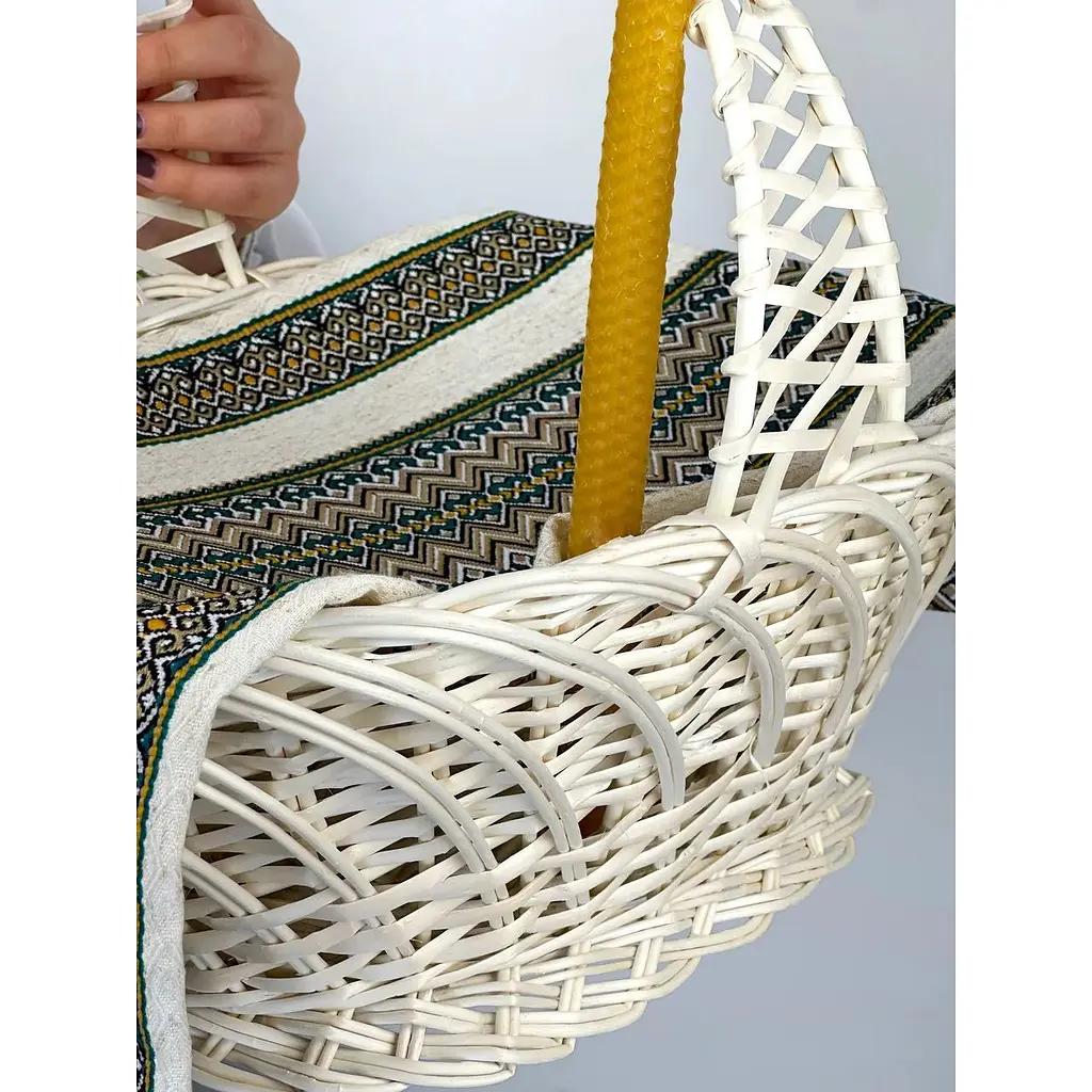 Комплект Пасхальная корзина Галичина белая с с льняным полотенцем 70х30 см Рандеву и свечой - фото 7